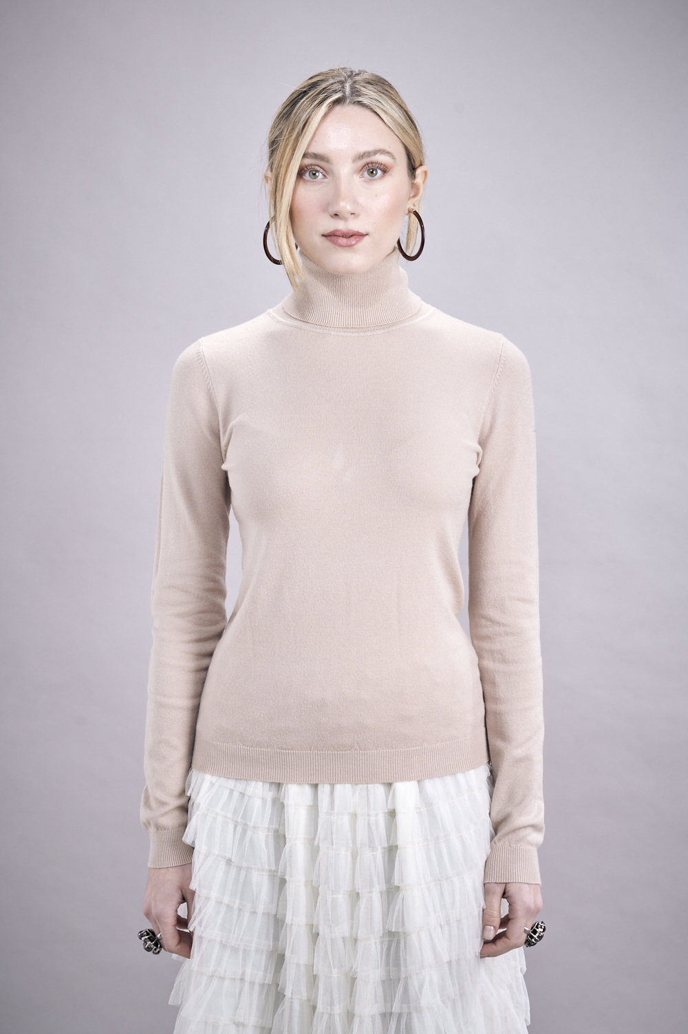 beige-dolce-vita-sweater-save-the-queen
