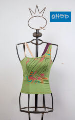 Top asimmetrico in tessuto stretch verde