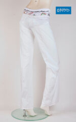 Pantalone bianco stretch con cinturino stampato - immagine 2