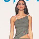 Top asymétrique vert militaire en viscose stretch avec imprimé