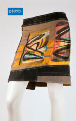 Gonna corta nera in cotone con stampa