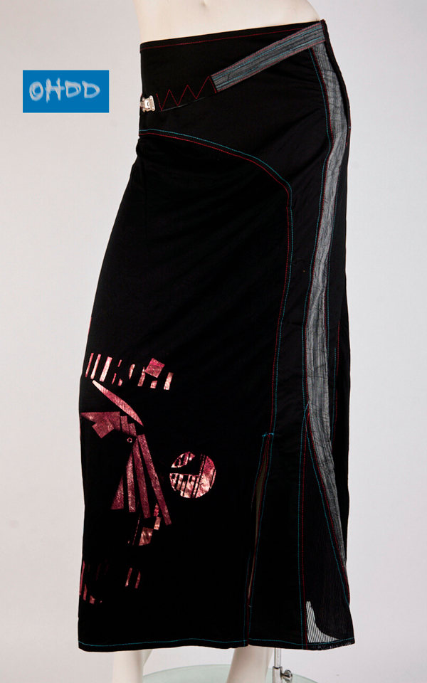 06SOH5654_B Long black viscose stretch skirt with print - Image 1