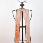 Foulard en crépon de soie avec ourlet roulotté et imprimé