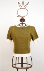Green cotton short-sleeve sweater with necklace - Image 2