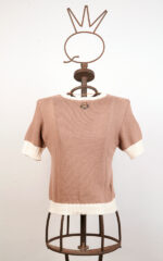 Pull beige en coton à manches courtes avec collier – Image 2