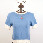 Pull en coton bleu ciel à manches courtes avec collier