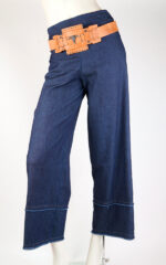 Wide-leg stretch denim pants with leather belt