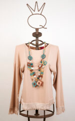 Maille beige en coton stretch avec collier