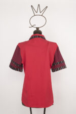 Camicia T-shirt rossa da uomo con righe e ricamo - immagine 2