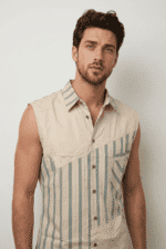 Chemise beige sans manches pour homme en coton extensible