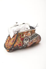 Small embroidered fabric bag with shoulder strap - Image 3