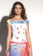 T-shirt à manches courtes.