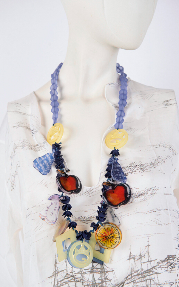 11SSNG902_ PVC necklace with fruit print - Image 1