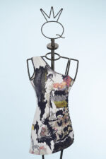 Top stampato monospalla