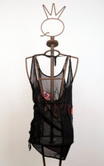 Top noir en tulle stretch avec broderie coq – Image 2