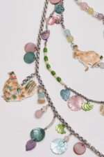 Collier à quatre brins avec animaux de la ferme émaillés – Image 2