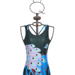 Top con stampa dedicata al pavone “Afropavo”