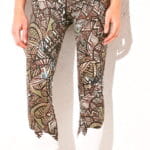 Women's leggings with abstract design in shades of brown, green and white, ideal for workout and leisure.