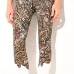 Leggings pour femmes à motif abstrait dans les tons marron, vert et blanc, idéal pour l'entraînement et les loisirs.