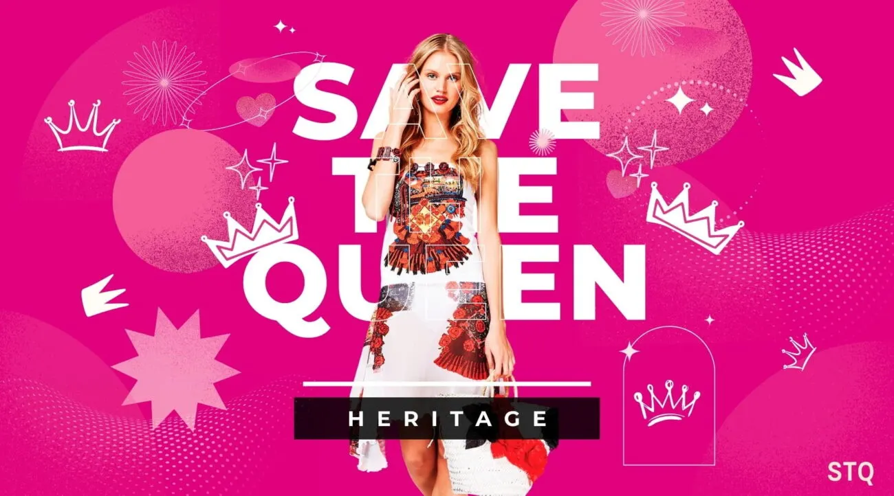 Modella con abito colorato e accessori eleganti su sfondo rosa, promuovendo il marchio "Save the Queen" e il concetto di "Heritage".