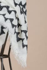 Foulard bianco e nero - immagine 2